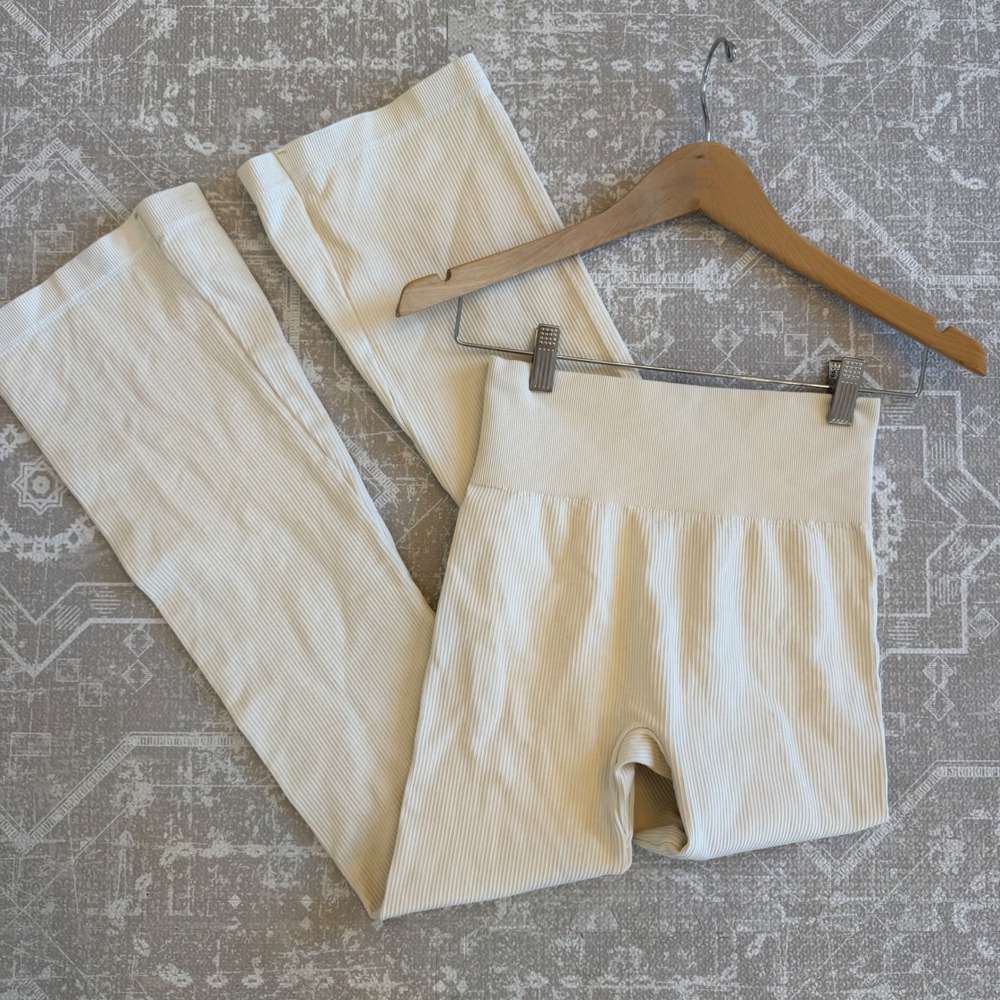 OQQ‎ Nude Ribbed Knit Wide Leg Yoga Pants Size M High Waisted Flare Athleisure